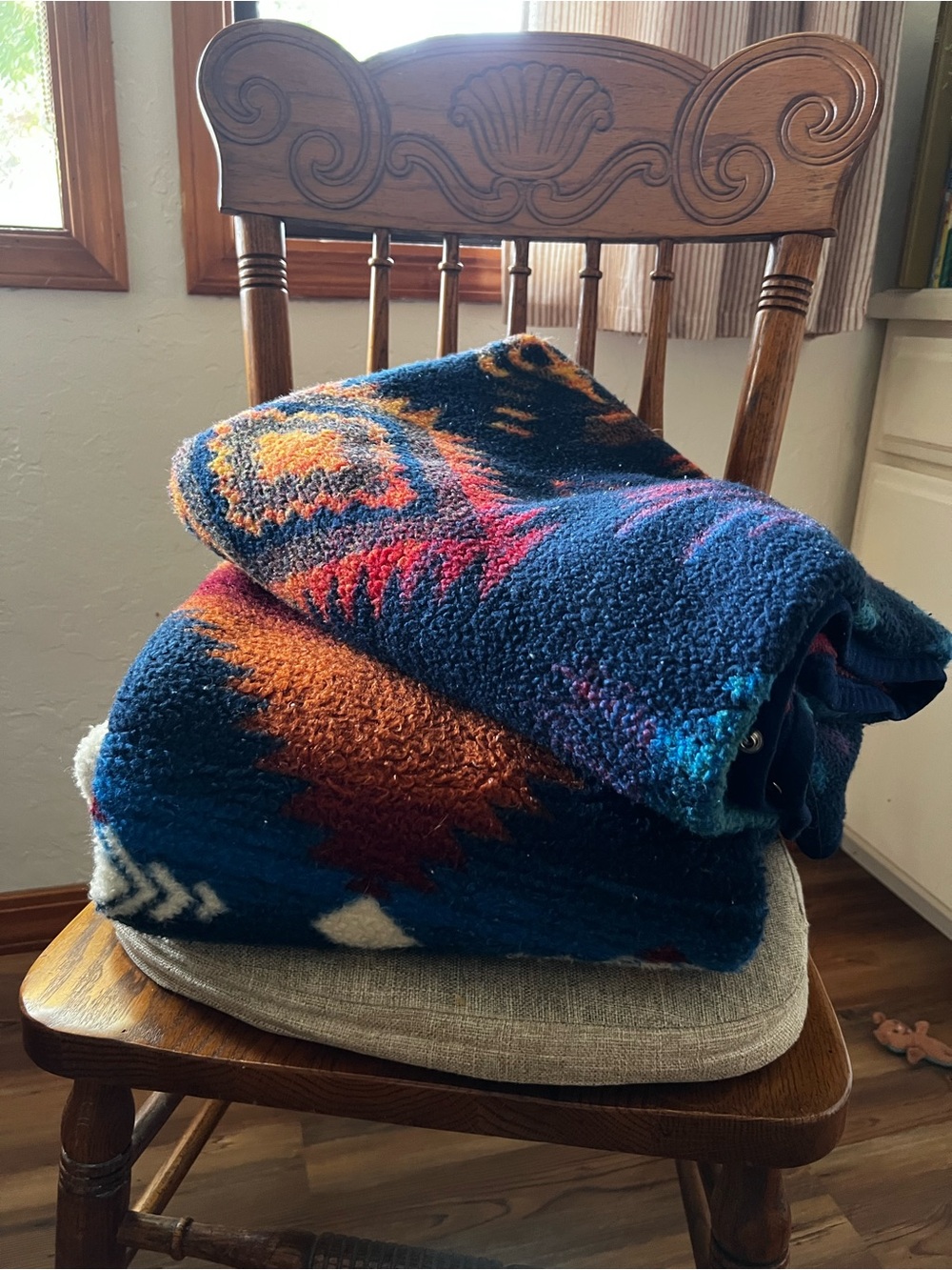 Biederlack - Southwest Zip/Snap Cuddle Wrap Stadium Camp Blankets - Lot of 2